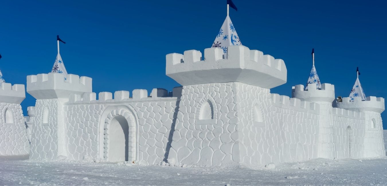 Build a snow castle in virtual physical education class